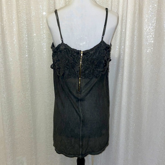 Black Swan High Low Crochet Tank - Picture 3 of 6